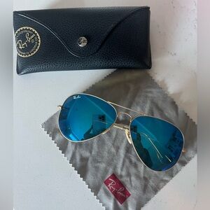 Ray Ban Aviators!